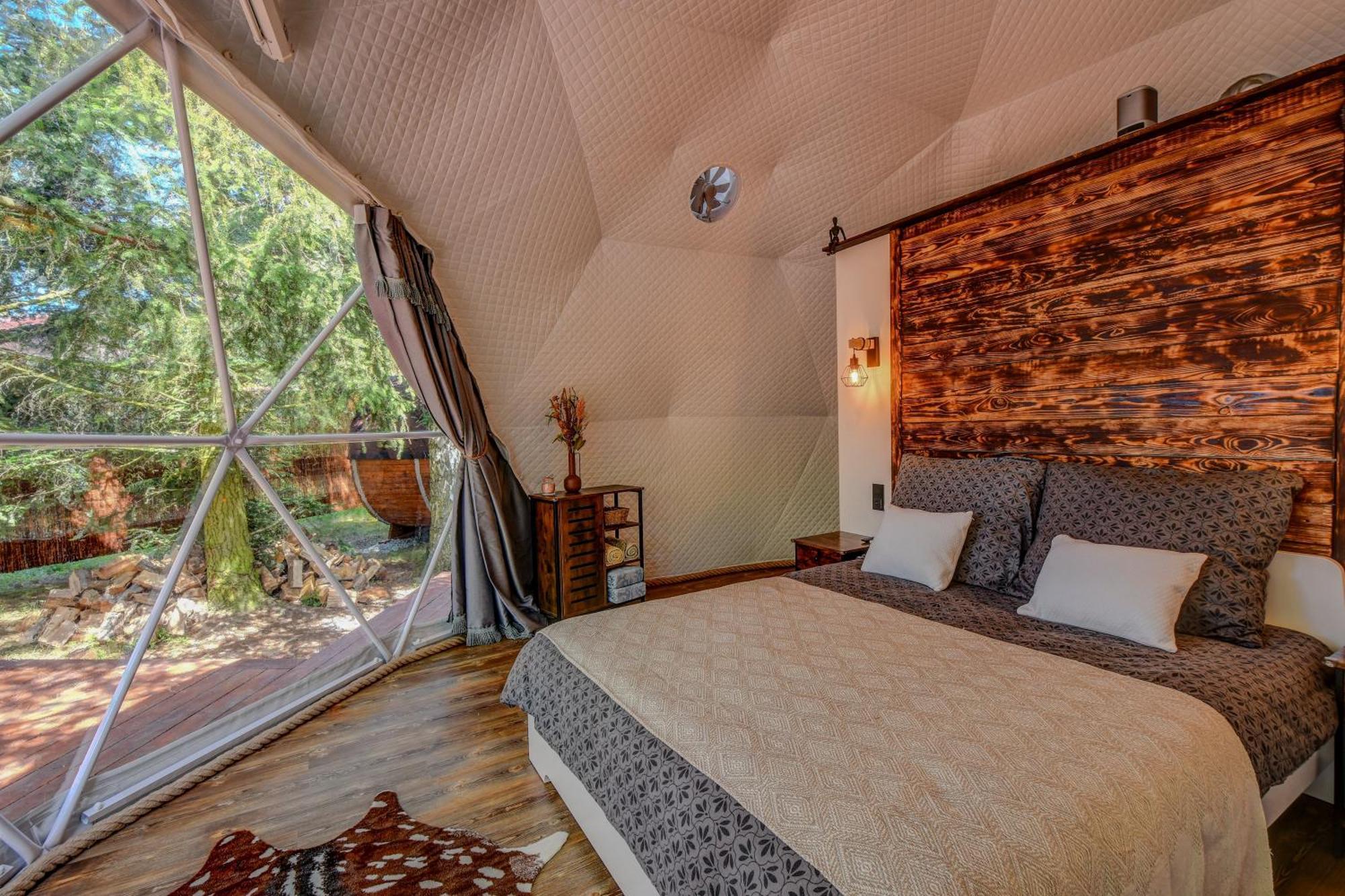 Tiche Misto Glamping Hotel Slapy  Exterior foto